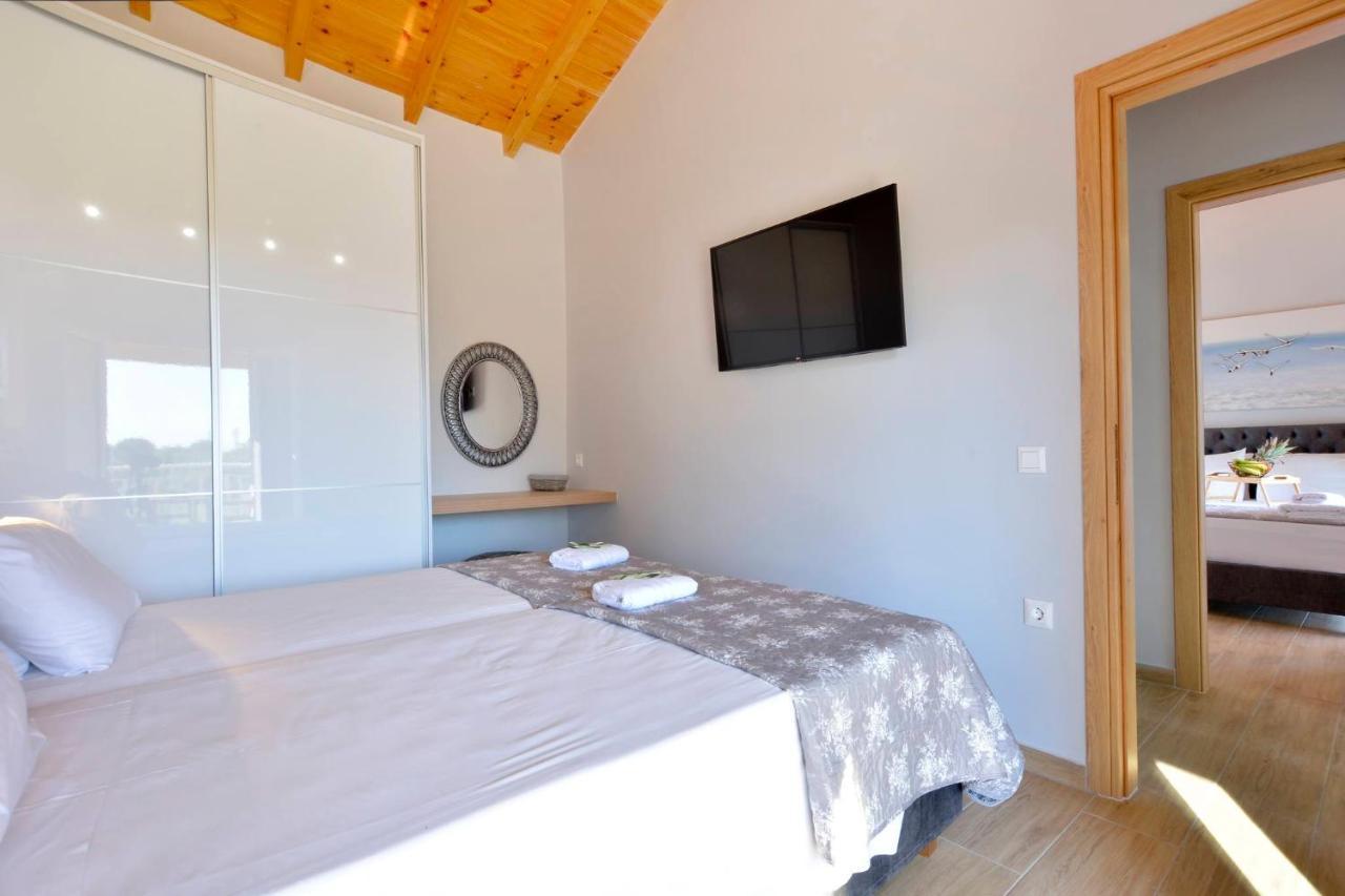 Stylish Privet Poolside Villa Agios Georgios  Exterior foto