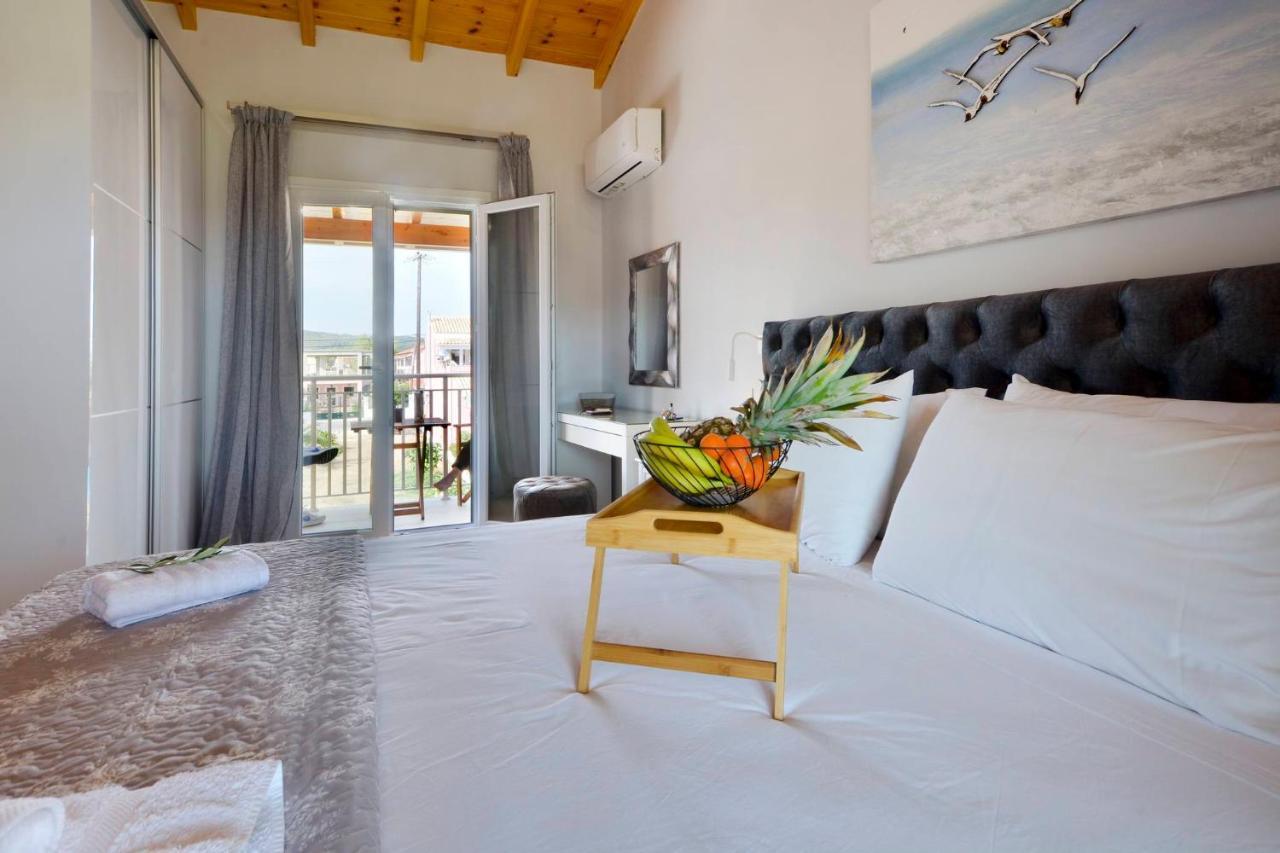 Stylish Privet Poolside Villa Agios Georgios  Exterior foto